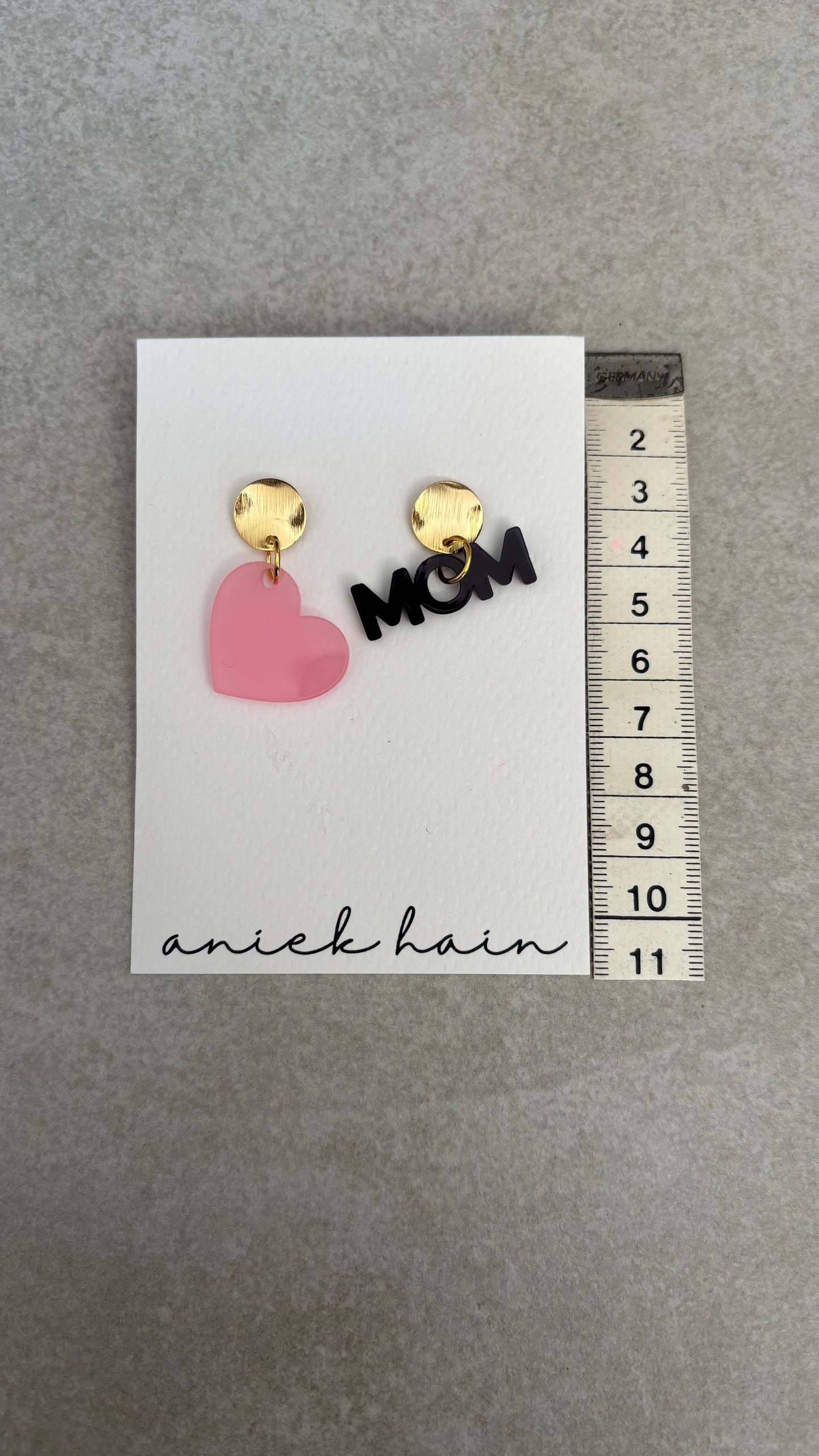 MOM-Herz grau